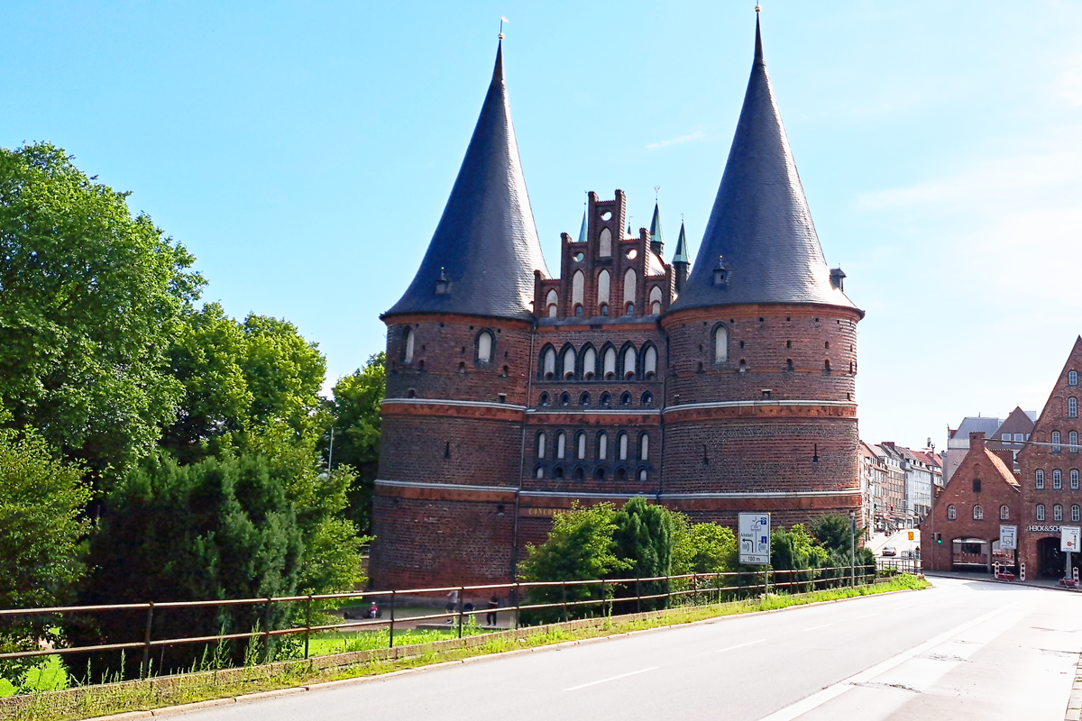 Luebeck-Holstentor